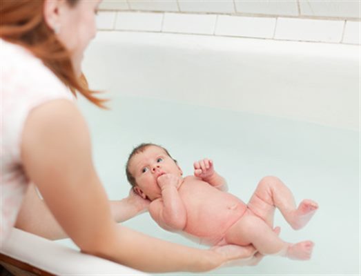 Le bain de bébé