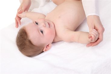 Abdomen De Bebe Symptomes Traitement Definition Docteurclic Com