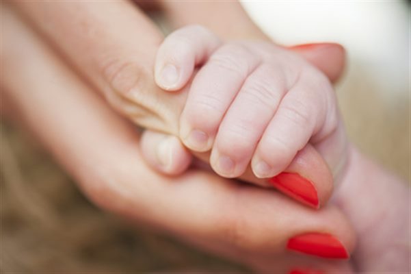 Ongles, les doigts du bébé