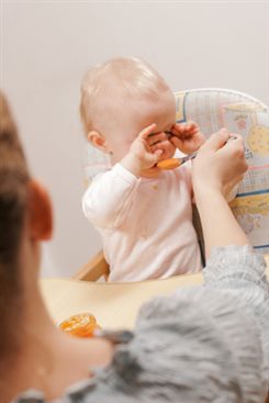 Enfant Qui Mange Peu Symptomes Traitement Definition Docteurclic Com Enfant Qui Mange Peu Symptomes Traitement Definition Docteurclic Com